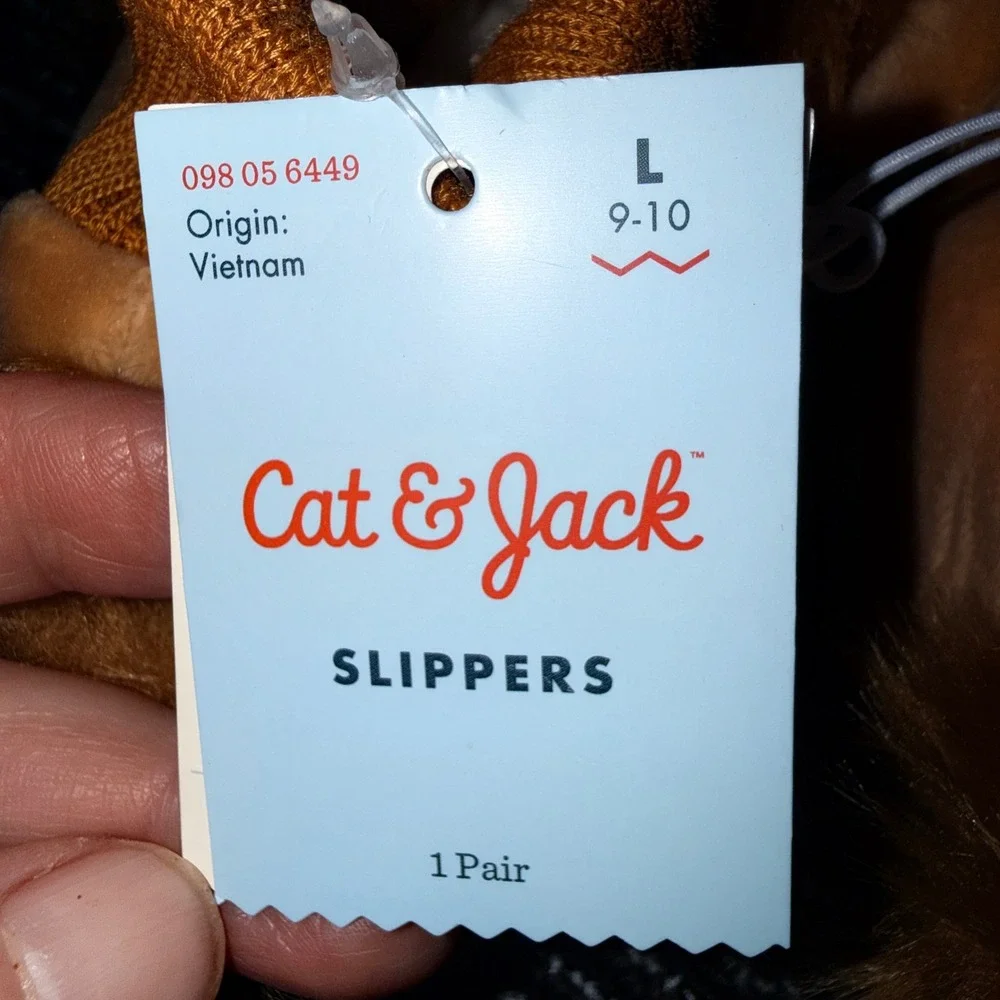 Cat & Jack Lion Slippers Kids Size L 9-10 Beige New Faux Fur Mane